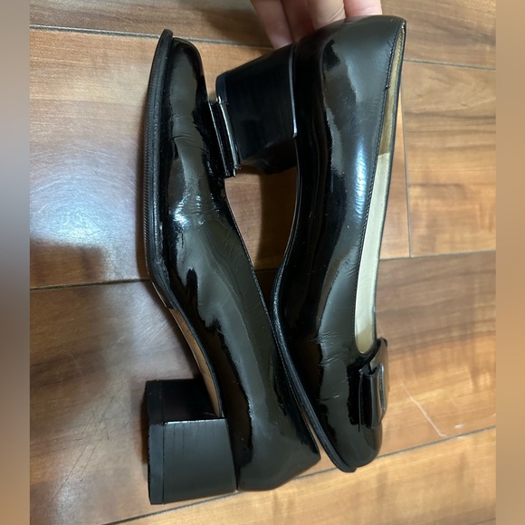 Salvatore Ferragamo Bowtie Black Patent Leather Heeled Shoes - Size 5 - Picture 3 of 14